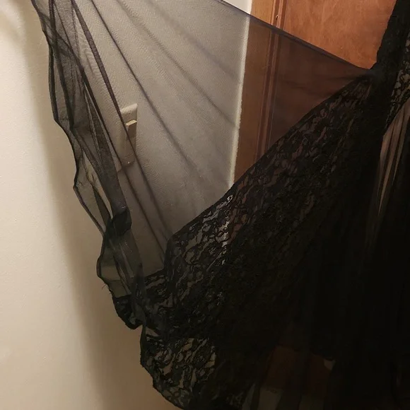 Black Lace Wedding/Formal Gown With Train Size 2 By Designer Suleyman Demirel